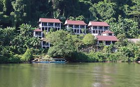 Ba Be Lakeside Bungalow